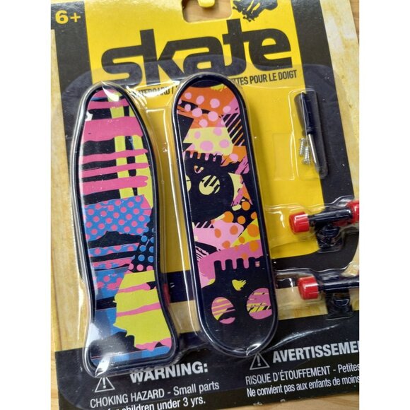 Skate Finger Skateboard Collectible Set 4 Pack - Picture 6 of 10